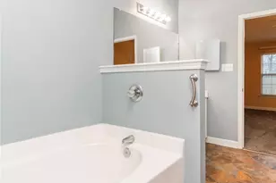 2221 Sweetbay Cir, Burlington, NC 27215 - Photo 31