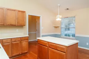 2221 Sweetbay Cir, Burlington, NC 27215 - Photo 11