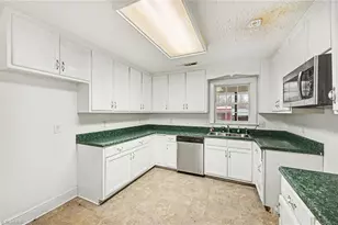 2811 Charley Ln, Burlington, NC 27215 - Photo 15