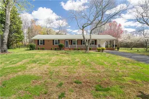 1401 Lambs Ln, Kernersville, NC 27284 - Photo 3