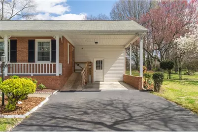 1401 Lambs Lane, Kernersville, NC 27284 - Photo 5