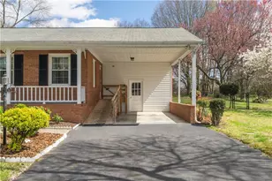 1401 Lambs Ln, Kernersville, NC 27284 - Photo 5