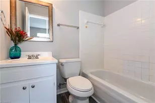 5735 Bramblegate Rd, Greensboro, NC 27409 - Photo 15