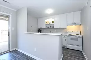 5735 Bramblegate Rd, Greensboro, NC 27409 - Photo 7