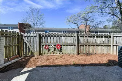 5735 Bramblegate Road #J, Greensboro, NC 27409 - Photo 21