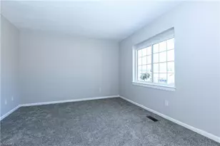 5735 Bramblegate Rd, Greensboro, NC 27409 - Photo 13