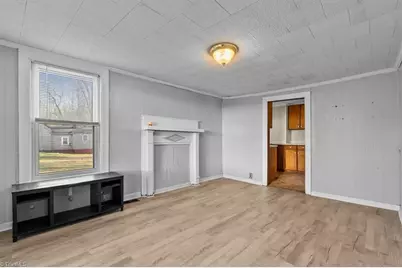 1060 N Scales Street, Reidsville, NC 27320 - Photo 5