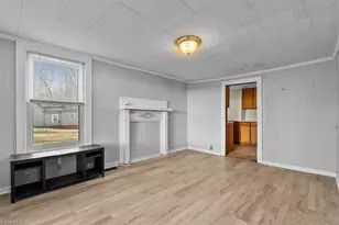 1060 N Scales St, Reidsville, NC 27320 - Photo 5