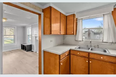 1060 N Scales Street, Reidsville, NC 27320 - Photo 15