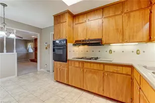 4104 Enchanted Ln, Greensboro, NC 27406 - Photo 15