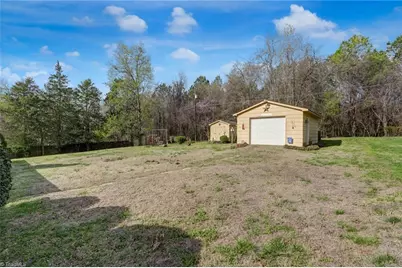 4104 Enchanted Lane, Greensboro, NC 27406 - Photo 27