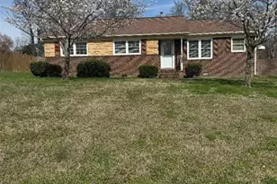 3104 Woodview Dr, High Point, NC 27265 - Photo 1