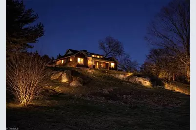 549 E Pine Street, Mount Airy, NC 27030 - Photo 3