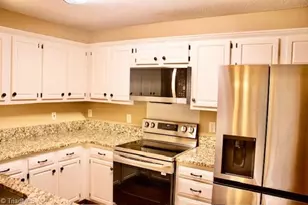 3102 Bannock Ln, Greensboro, NC 27410 - Photo 7