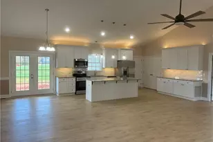 621 W Atkins St, Dobson, NC 27017 - Photo 3