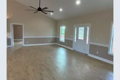 621 W Atkins Street, Dobson, NC 27017 - Photo 7