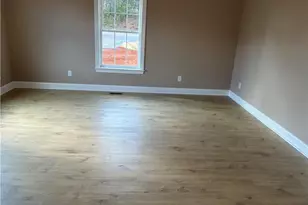 621 W Atkins St, Dobson, NC 27017 - Photo 15