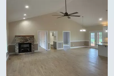 621 W Atkins Street, Dobson, NC 27017 - Photo 5