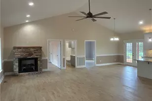 621 W Atkins St, Dobson, NC 27017 - Photo 5