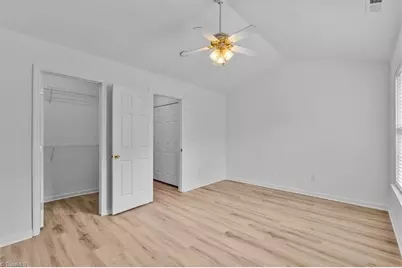 18 Pickwick Place, Greensboro, NC 27407 - Photo 15