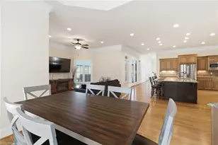 1326 Lochshire Dr, Burlington, NC 27215 - Photo 11