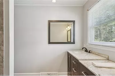 660 S Peace Haven Road, Winston-Salem, NC 27103 - Photo 17