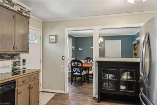 660 S Peace Haven Rd, Winston-Salem, NC 27103 - Photo 15