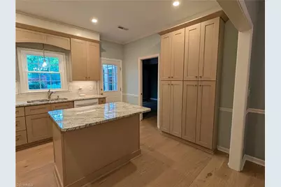 16 Fountain Manor Drive #B, Greensboro, NC 27405 - Photo 9