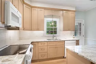 16 Fountain Manor Dr, Greensboro, NC 27405 - Photo 11