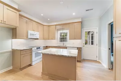 16 Fountain Manor Drive #B, Greensboro, NC 27405 - Photo 11