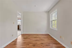 3805 Broadacres Dr, Greensboro, NC 27407 - Photo 9