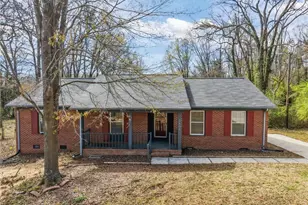 3805 Broadacres Dr, Greensboro, NC 27407 - Photo 3