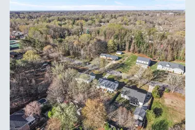 3016 Karlingdale Drive, Greensboro, NC 27455 - Photo 47