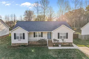 3016 Karlingdale Dr, Greensboro, NC 27455 - Photo 35