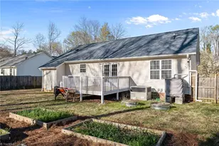 3016 Karlingdale Dr, Greensboro, NC 27455 - Photo 3