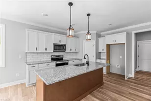 105 Hickory St, Yadkinville, NC 27055 - Photo 9