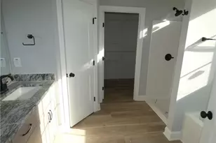 105 Hickory St, Yadkinville, NC 27055 - Photo 9