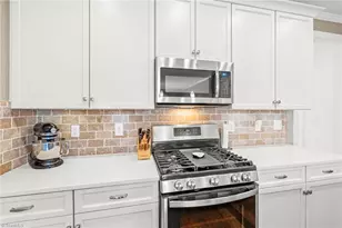 1825 Springcrest Dr, Kernersville, NC 27284 - Photo 9