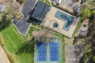 3303 Regents Park Ln, Greensboro, NC 27455 - Photo 23