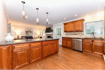 4801 Sweetbriar Road, Greensboro, NC 27455 - Photo 11