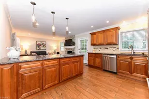 4801 Sweetbriar Rd, Greensboro, NC 27455 - Photo 11