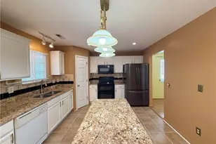 1570 Rockingham Dr, Winston-Salem, NC 27103 - Photo 5