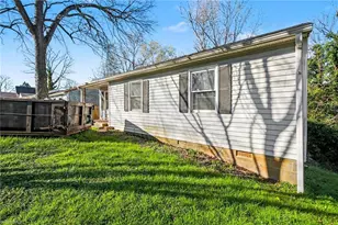 209 7th St, Burlington, NC 27215 - Photo 5