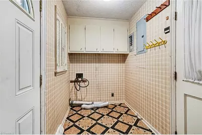 644 Greenwood Drive, Burlington, NC 27217 - Photo 11