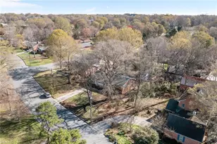 1409 Greenwood Terrace, Burlington, NC 27215 - Photo 3