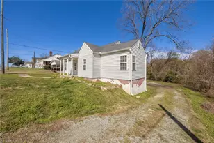 349 W Harden St, Burlington, NC 27215 - Photo 3