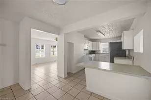 349 W Harden St, Burlington, NC 27215 - Photo 7