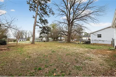 222 Charles Avenue, High Point, NC 27260 - Photo 9