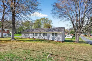 203 Sunrise Ave, Asheboro, NC 27203 - Photo 11