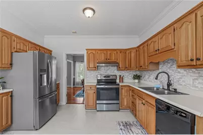 303 Holyoke Road, Greensboro, NC 27406 - Photo 17